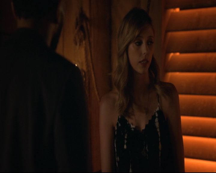 vampirediariesworld-dot-nl_TheOriginals5x01WhereYouLeftYourHeart01047.jpg