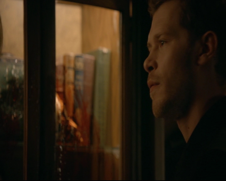 vampirediariesworld-dot-nl_TheOriginals5x01WhereYouLeftYourHeart02012.jpg