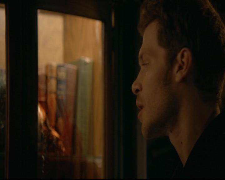 vampirediariesworld-dot-nl_TheOriginals5x01WhereYouLeftYourHeart02015.jpg