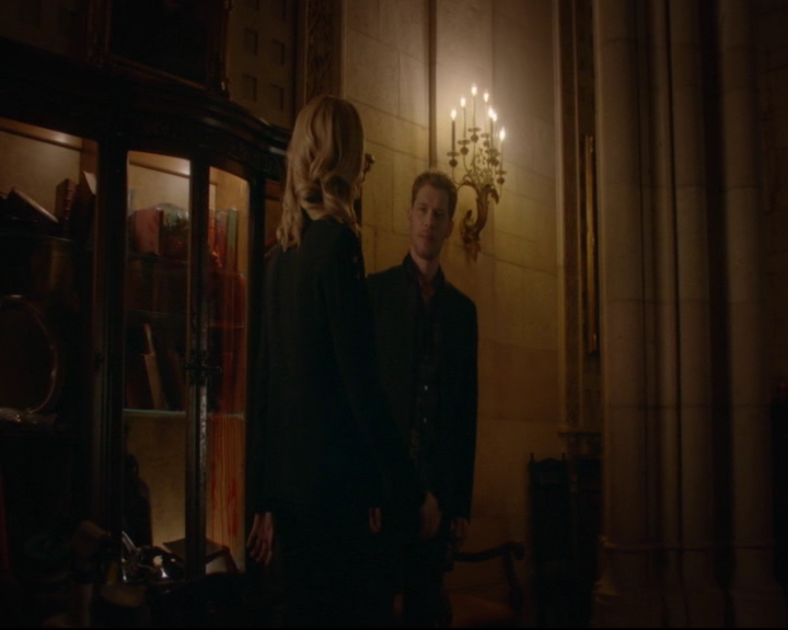 vampirediariesworld-dot-nl_TheOriginals5x01WhereYouLeftYourHeart02051.jpg