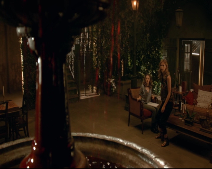 vampirediariesworld-dot-nl_TheOriginals5x01WhereYouLeftYourHeart02200.jpg