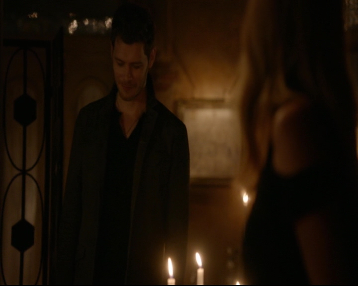 vampirediariesworld-dot-nl_TheOriginals5x02WrongTurnOnBourbon02428.jpg