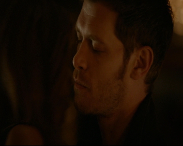 vampirediariesworld-dot-nl_TheOriginals5x02WrongTurnOnBourbon02437.jpg