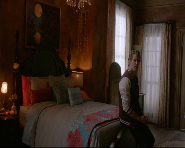 vampirediariesworld-dot-nl_TheOriginals5x02WrongTurnOnBourbon02938.jpg