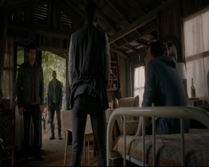 vampirediariesworld-dot-nl_TheOriginals5x02WrongTurnOnBourbon03323.jpg