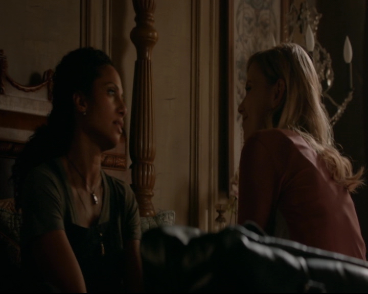 vampirediariesworld-dot-nl_TheOriginals5x02WrongTurnOnBourbon03749.jpg