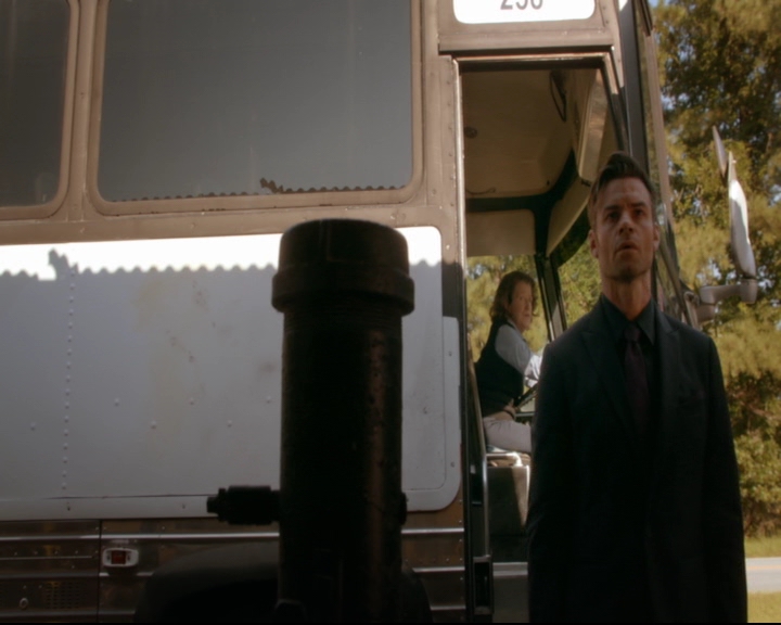 vampirediariesworld-dot-nl_TheOriginals5x03NeMeQuittePas05046.jpg