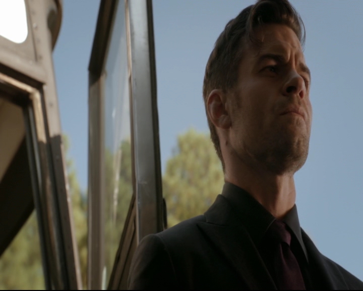 vampirediariesworld-dot-nl_TheOriginals5x03NeMeQuittePas05047.jpg