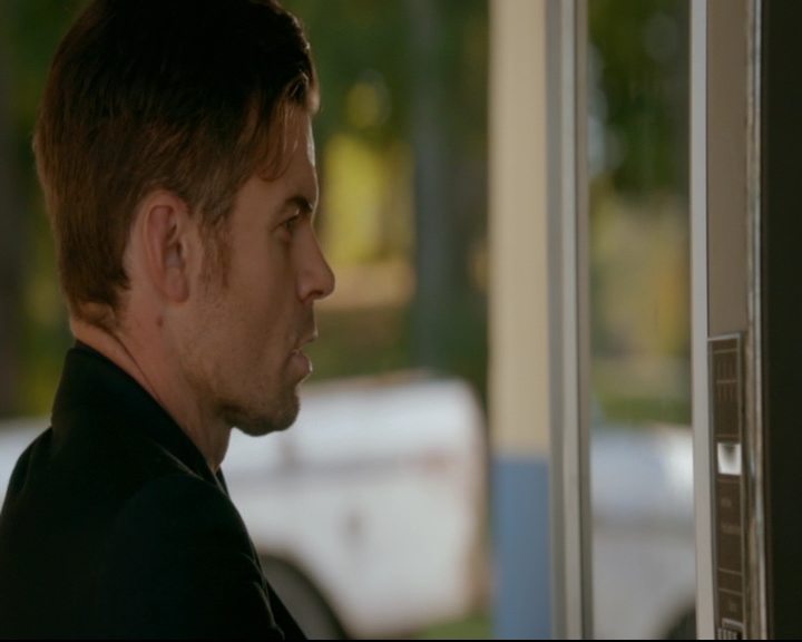 vampirediariesworld-dot-nl_TheOriginals5x03NeMeQuittePas05075.jpg