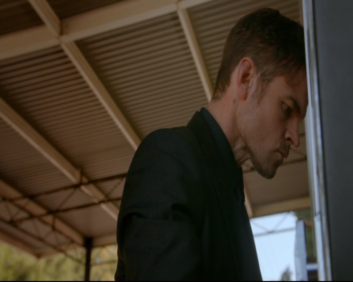 vampirediariesworld-dot-nl_TheOriginals5x03NeMeQuittePas05083.jpg