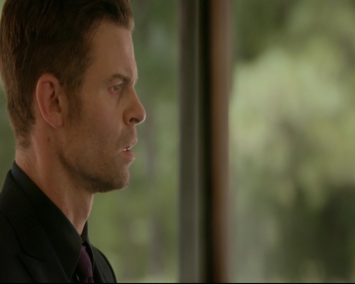 vampirediariesworld-dot-nl_TheOriginals5x03NeMeQuittePas05125.jpg