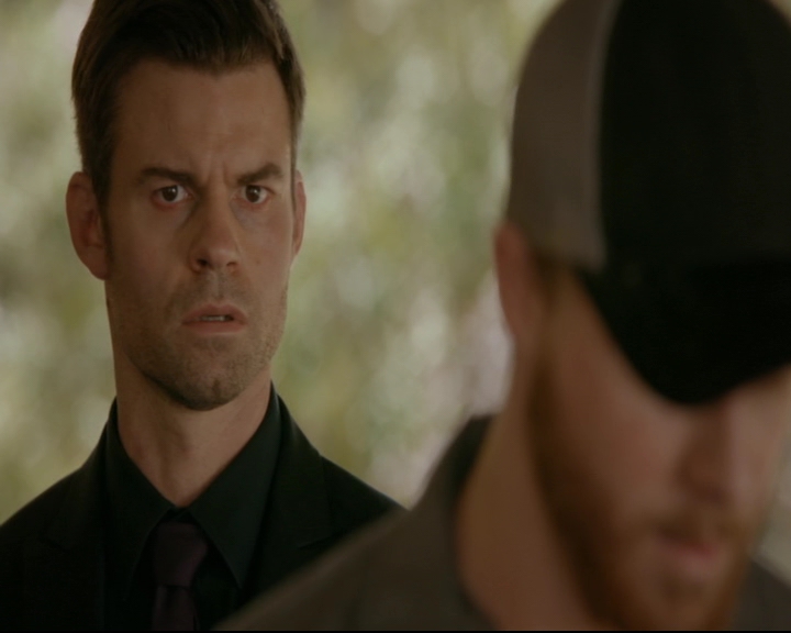 vampirediariesworld-dot-nl_TheOriginals5x03NeMeQuittePas05135.jpg