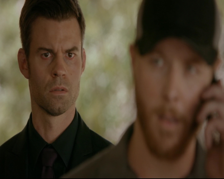 vampirediariesworld-dot-nl_TheOriginals5x03NeMeQuittePas05136.jpg