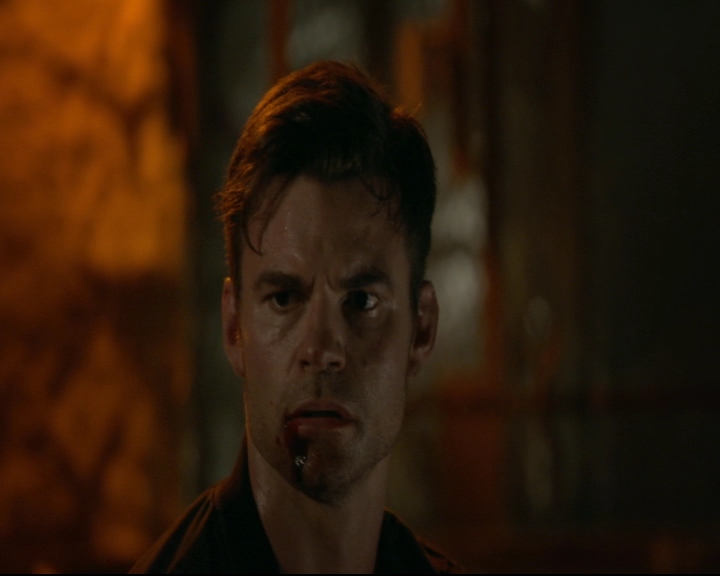 vampirediariesworld-dot-nl_TheOriginals5x03NeMeQuittePas05247.jpg