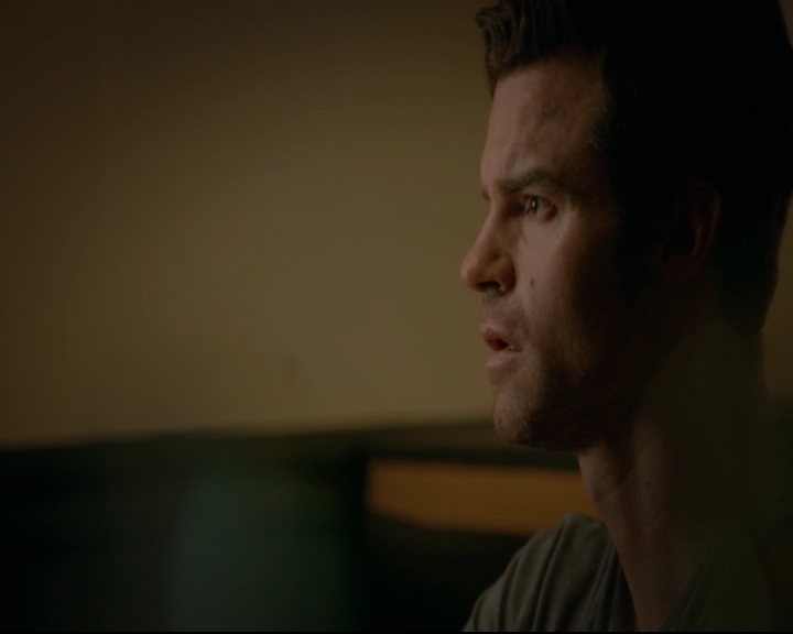 vampirediariesworld-dot-nl_TheOriginals5x03NeMeQuittePas05354.jpg