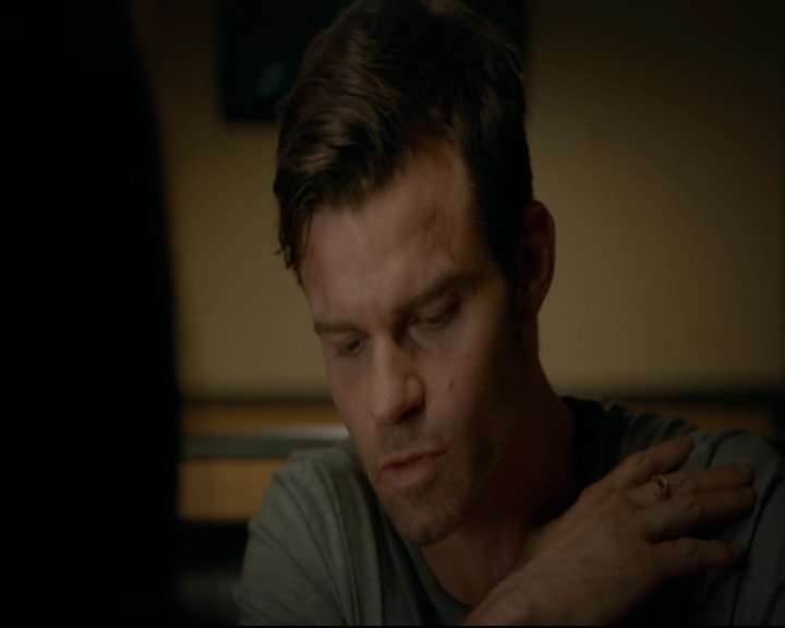 vampirediariesworld-dot-nl_TheOriginals5x03NeMeQuittePas05397.jpg