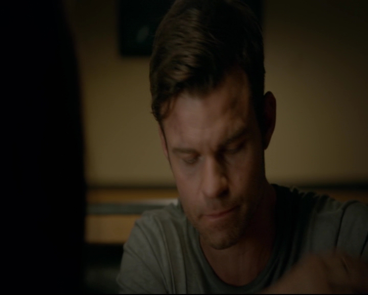 vampirediariesworld-dot-nl_TheOriginals5x03NeMeQuittePas05400.jpg