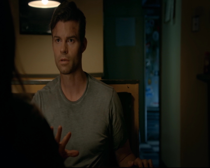 vampirediariesworld-dot-nl_TheOriginals5x03NeMeQuittePas05446.jpg
