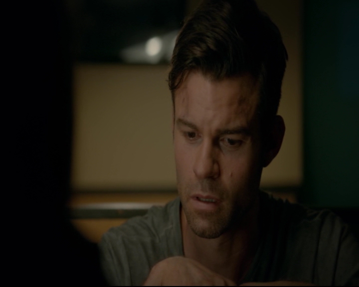 vampirediariesworld-dot-nl_TheOriginals5x03NeMeQuittePas05456.jpg