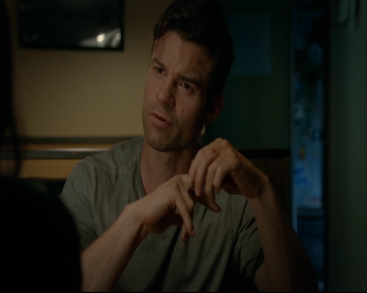 vampirediariesworld-dot-nl_TheOriginals5x03NeMeQuittePas05462.jpg