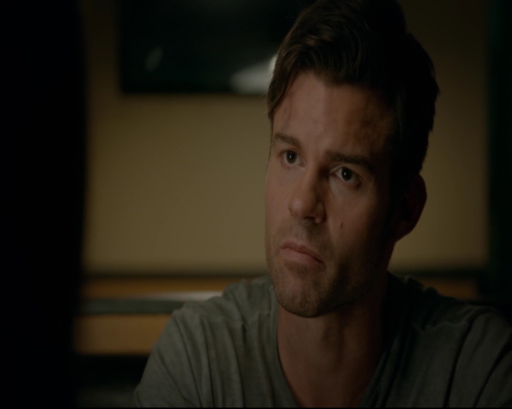 vampirediariesworld-dot-nl_TheOriginals5x03NeMeQuittePas05471.jpg