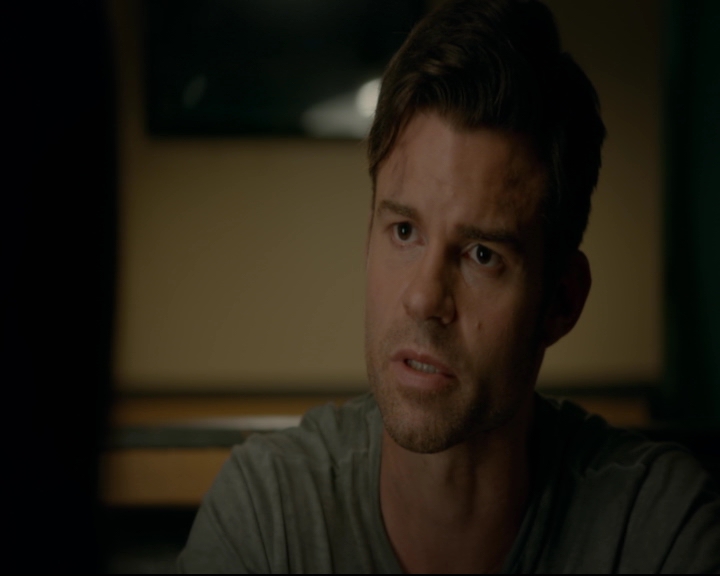 vampirediariesworld-dot-nl_TheOriginals5x03NeMeQuittePas05474.jpg