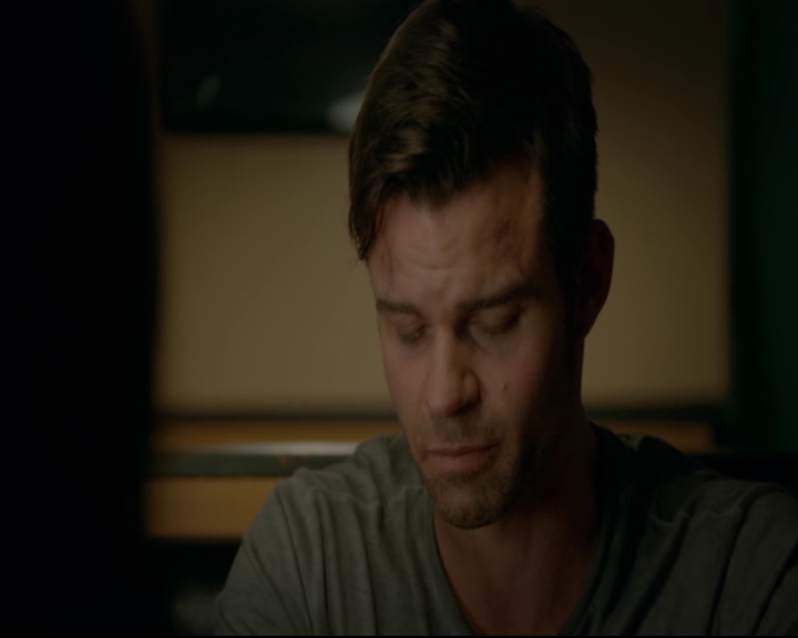 vampirediariesworld-dot-nl_TheOriginals5x03NeMeQuittePas05478.jpg