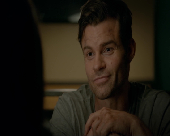 vampirediariesworld-dot-nl_TheOriginals5x03NeMeQuittePas05484.jpg