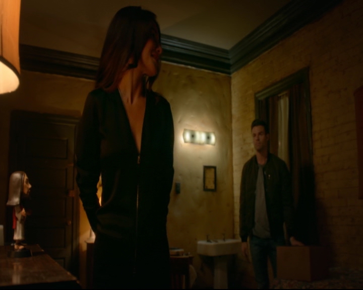vampirediariesworld-dot-nl_TheOriginals5x03NeMeQuittePas05543.jpg