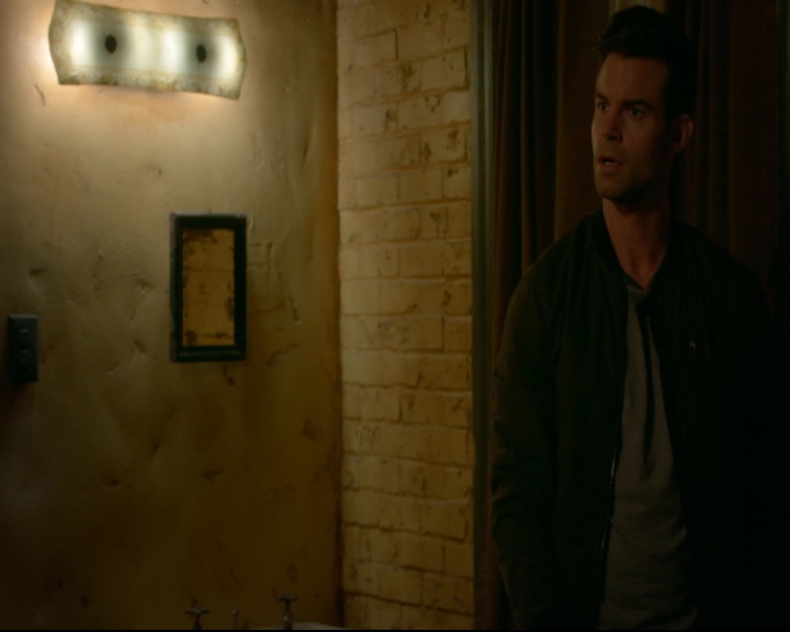 vampirediariesworld-dot-nl_TheOriginals5x03NeMeQuittePas05555.jpg