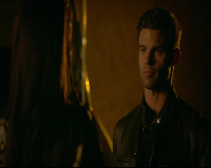 vampirediariesworld-dot-nl_TheOriginals5x03NeMeQuittePas05773.jpg