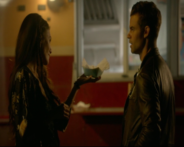 vampirediariesworld-dot-nl_TheOriginals5x03NeMeQuittePas05776.jpg