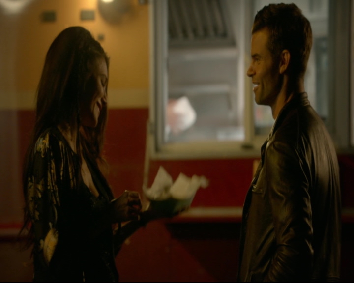 vampirediariesworld-dot-nl_TheOriginals5x03NeMeQuittePas05777.jpg