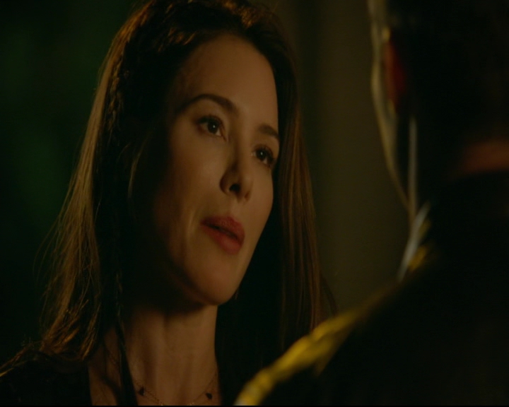 vampirediariesworld-dot-nl_TheOriginals5x03NeMeQuittePas05798.jpg