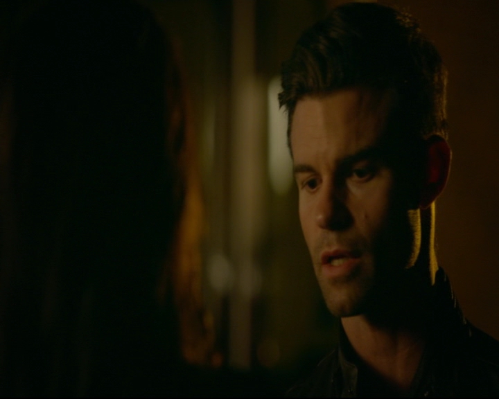 vampirediariesworld-dot-nl_TheOriginals5x03NeMeQuittePas05817.jpg