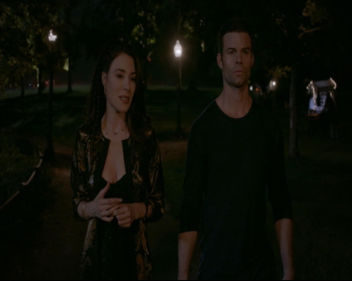 vampirediariesworld-dot-nl_TheOriginals5x03NeMeQuittePas05842.jpg