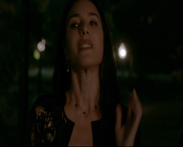 vampirediariesworld-dot-nl_TheOriginals5x03NeMeQuittePas05850.jpg