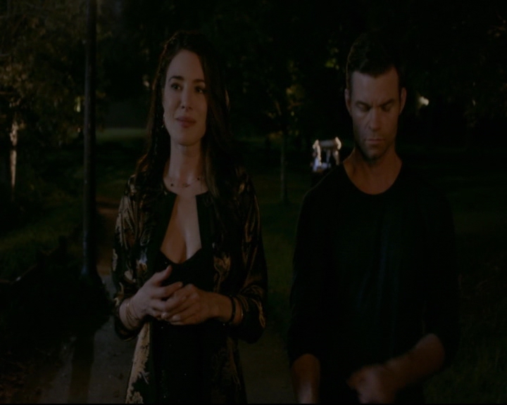 vampirediariesworld-dot-nl_TheOriginals5x03NeMeQuittePas05855.jpg
