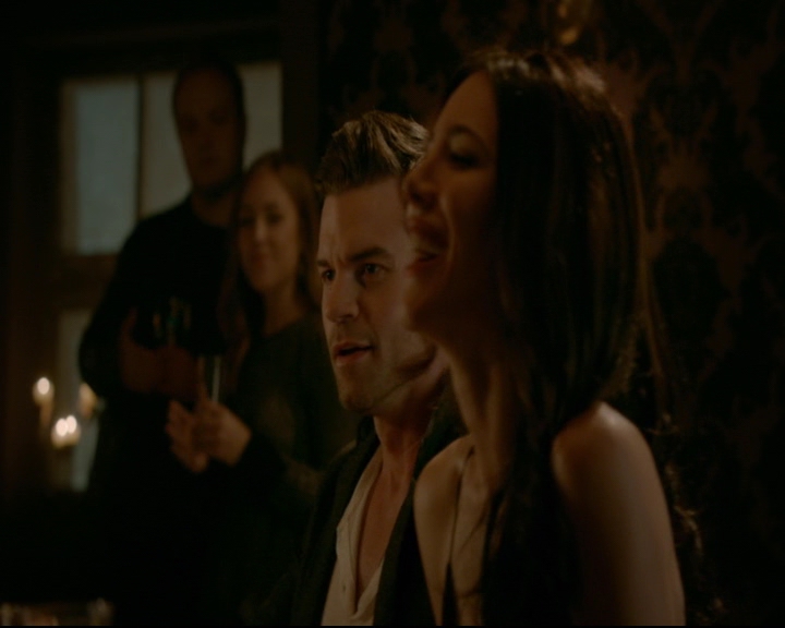 vampirediariesworld-dot-nl_TheOriginals5x03NeMeQuittePas06522.jpg