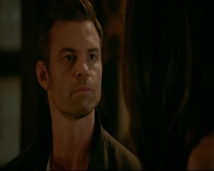 vampirediariesworld-dot-nl_TheOriginals5x03NeMeQuittePas06557.jpg