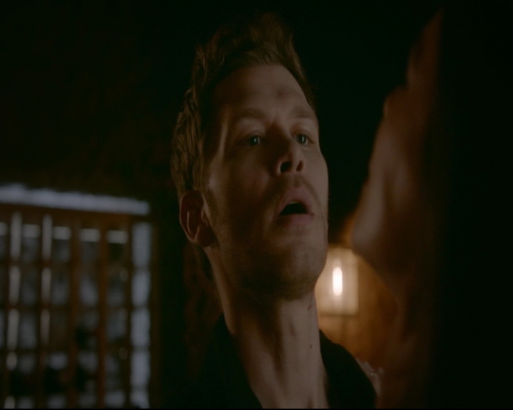 vampirediariesworld-dot-nl_TheOriginals5x03NeMeQuittePas06613.jpg