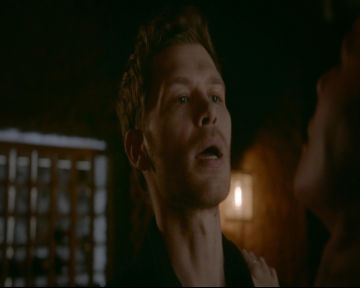 vampirediariesworld-dot-nl_TheOriginals5x03NeMeQuittePas06616.jpg
