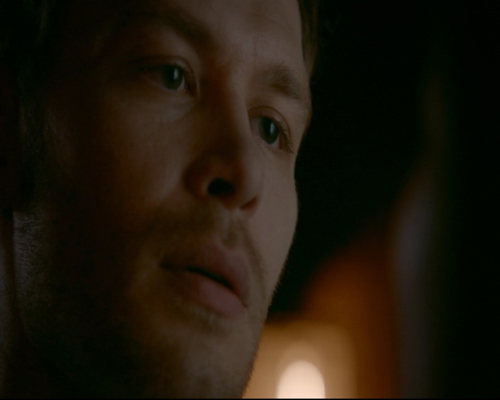 vampirediariesworld-dot-nl_TheOriginals5x03NeMeQuittePas06638.jpg