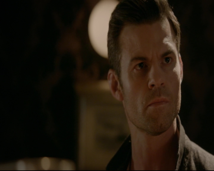 vampirediariesworld-dot-nl_TheOriginals5x03NeMeQuittePas06668.jpg