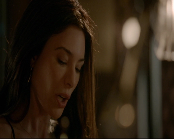 vampirediariesworld-dot-nl_TheOriginals5x03NeMeQuittePas06680.jpg