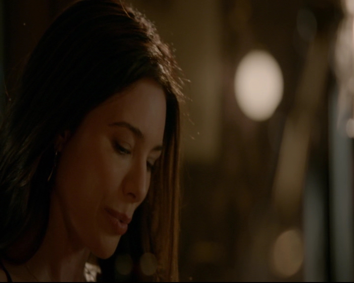 vampirediariesworld-dot-nl_TheOriginals5x03NeMeQuittePas06695.jpg