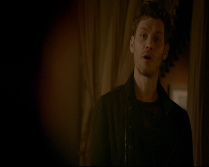 vampirediariesworld-dot-nl_TheOriginals5x03NeMeQuittePas06798.jpg