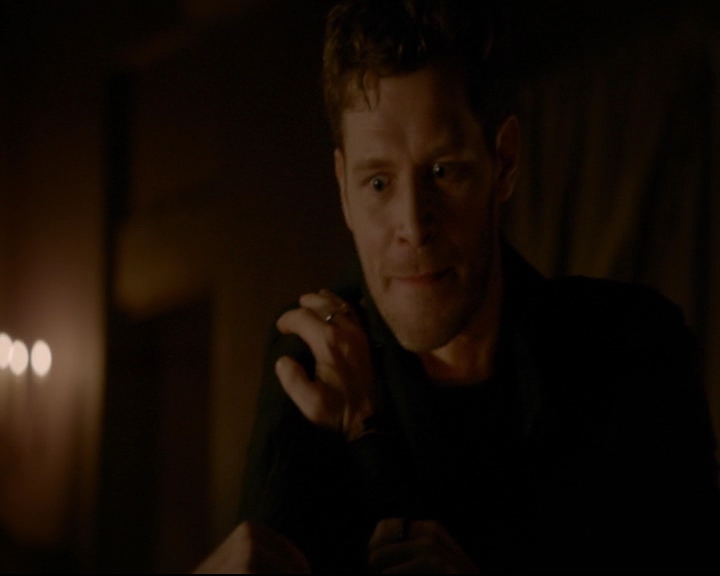 vampirediariesworld-dot-nl_TheOriginals5x03NeMeQuittePas06895.jpg