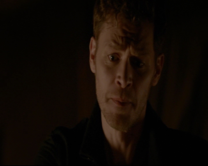 vampirediariesworld-dot-nl_TheOriginals5x03NeMeQuittePas06900.jpg
