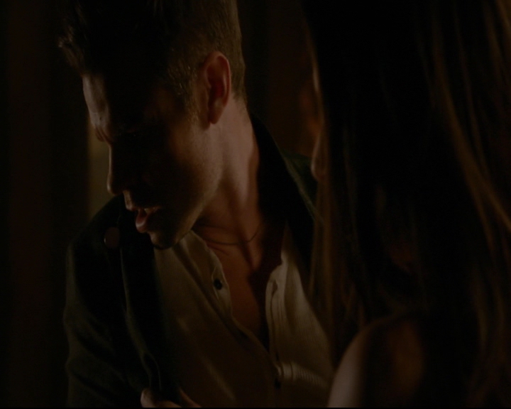 vampirediariesworld-dot-nl_TheOriginals5x03NeMeQuittePas06907.jpg